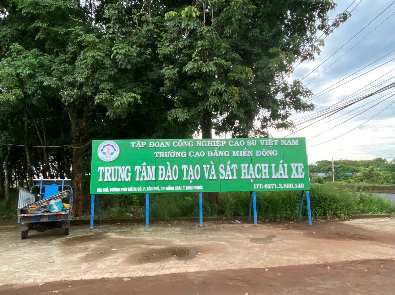 bảng hiệu trường tập lái xe bình phước, alu chữ nổi mica